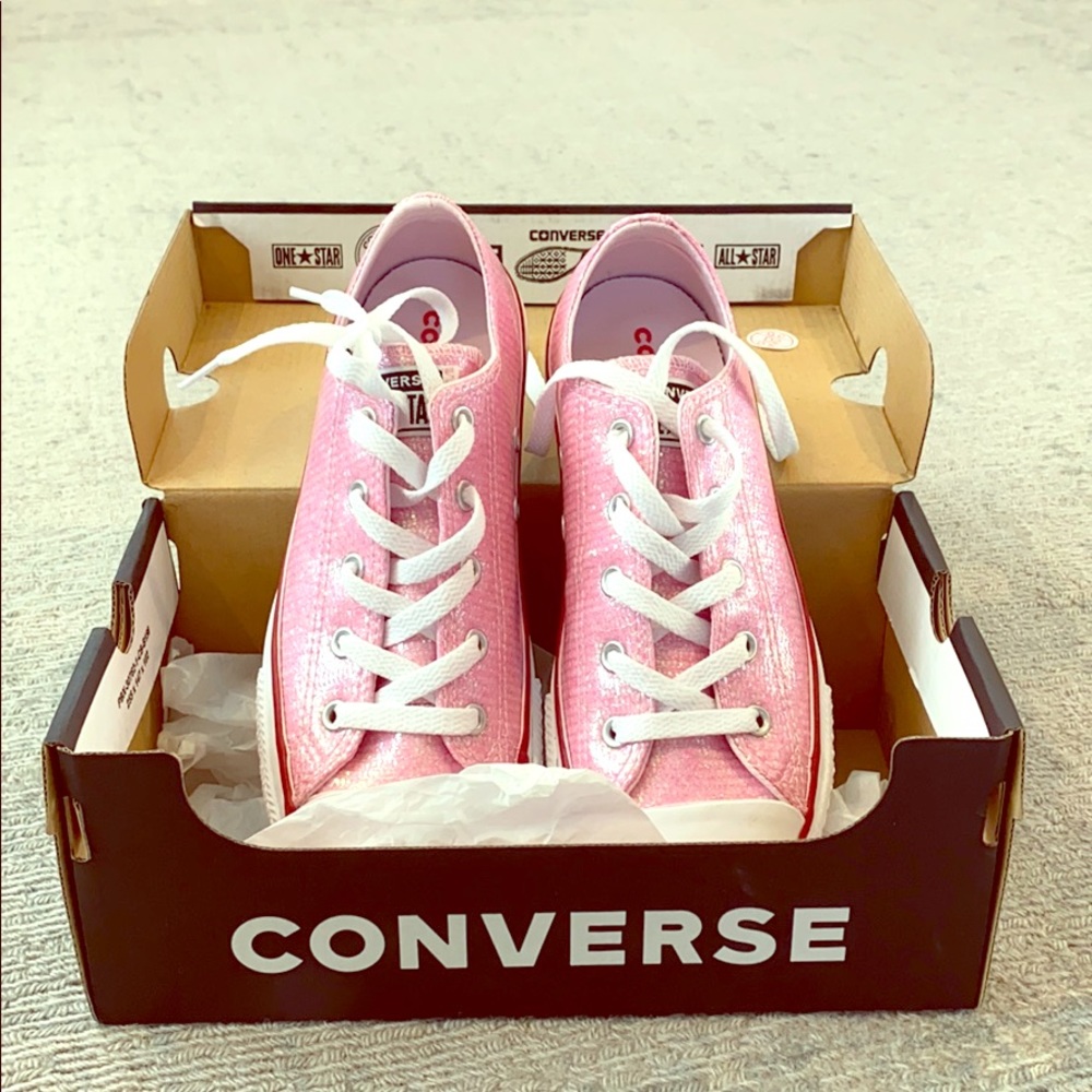 NWB Girls Pink Converse Sneakers Size 3